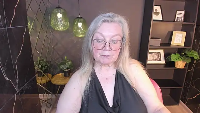 Snapshot of NataliMellow chatting on 05.11.26 NataliMellow online show from 05.11.26
