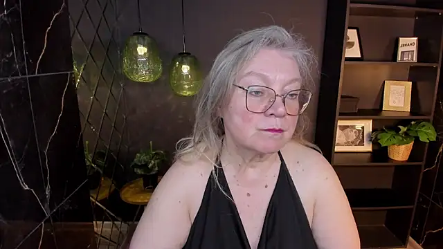 Snapshot of NataliMellow chatting on 05.17.26 NataliMellow online show from 05.17.26
