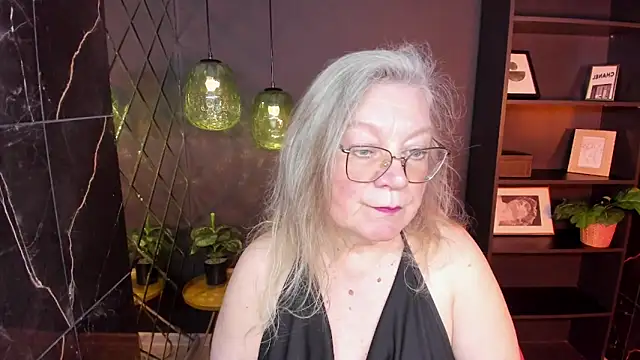 Snapshot of NataliMellow chatting on 05.28.26 NataliMellow online show from 05.28.26