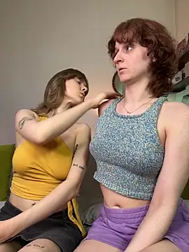 Snapshot of Jitoon_Exe chatting on 03.12.26 Jitoon Exe online show from 03.12.26