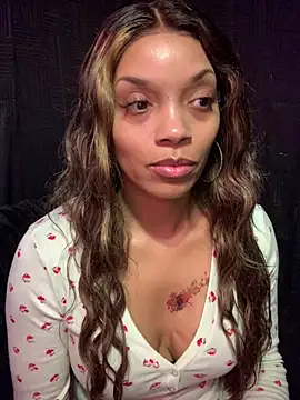 Snapshot of Rakiyahcharms chatting on 01.18.26 Rakiyahcharms online show from 01.18.26