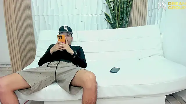 Snapshot of AmazingPartys chatting on 03.05.26 AmazingPartys online show from 03.05.26