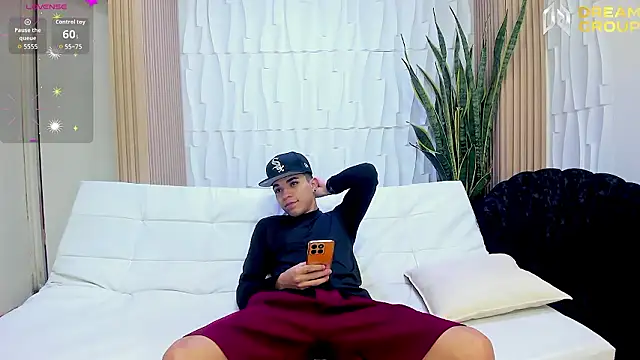 Snapshot of AmazingPartys chatting on 03.10.26 AmazingPartys online show from 03.10.26