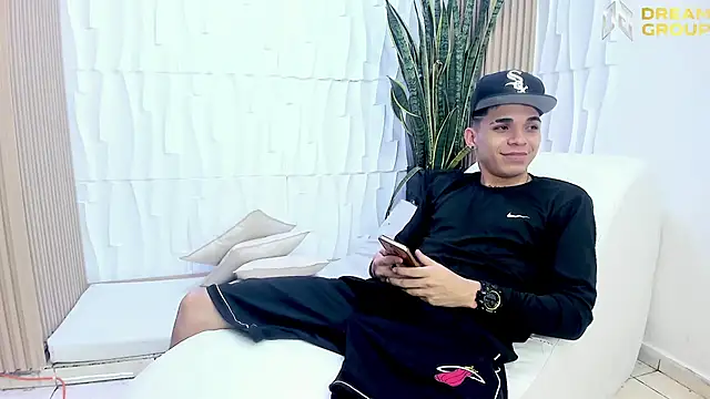 Snapshot of AmazingPartys chatting on 03.14.26 AmazingPartys online show from 03.14.26