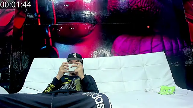 Snapshot of AmazingPartys chatting on 03.22.26 AmazingPartys online show from 03.22.26