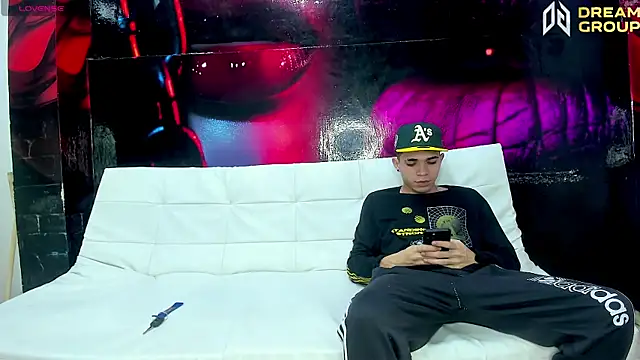 Snapshot of AmazingPartys chatting on 04.09.26 AmazingPartys online show from 04.09.26