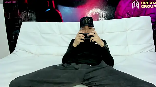 Snapshot of AmazingPartys chatting on 04.16.26 AmazingPartys online show from 04.16.26