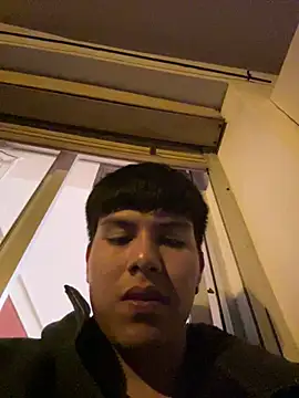 Snapshot of mikeeeeeell chatting on 03.21.26 mikeeeeeell online show from 03.21.26