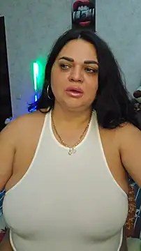 Snapshot of littleRikka chatting on 03.24.26 littleRikka online show from 03.24.26