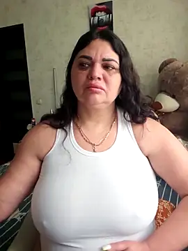 Snapshot of littleRikka chatting on 04.02.26 littleRikka online show from 04.02.26