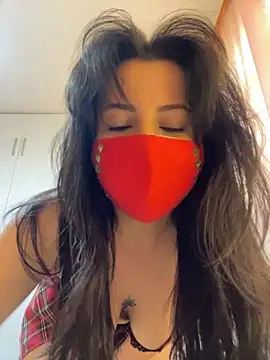 White-Petite online show from 04.23.26