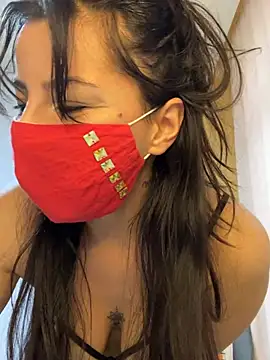 White-Petite online show from 05.03.26