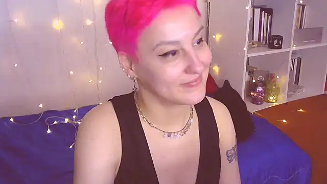 Snapshot of MartaBounty chatting on 02.14.25 MartaBounty online show from 02.14.25