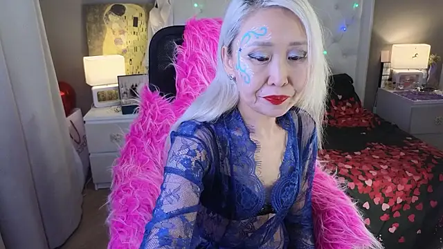 Snapshot of RoxalanaStar chatting on 02.27.26 RoxalanaStar online show from 02.27.26