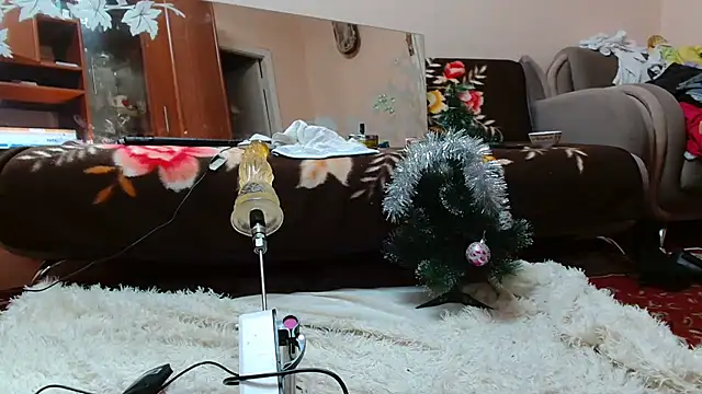 AlinasissyXX online show from 12.21.24