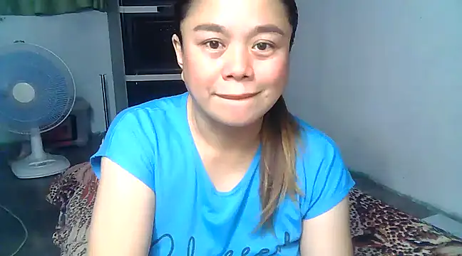 Snapshot of Kariebabe chatting on 01.12.25 Kariebabe online show from 01.12.25