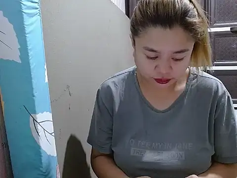 Snapshot of Kariebabe chatting on 12.14.25 Kariebabe online show from 12.14.25