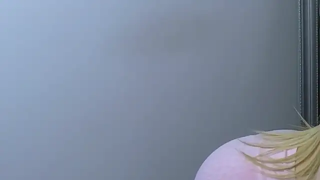 Snapshot of JuliaJuliette chatting on 02.18.25 JuliaJuliette online show from 02.18.25