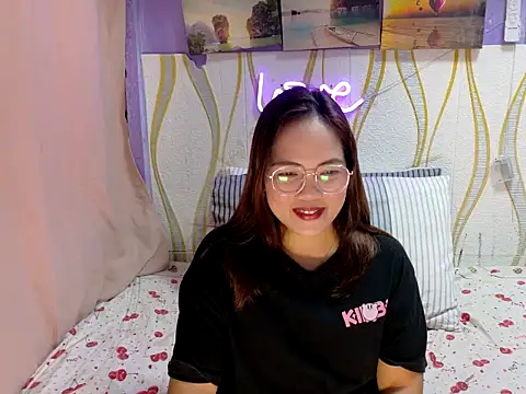 BURBERRY69 online show from 02.09.26