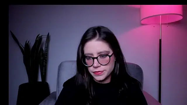 HazelKush online show from 04.15.26