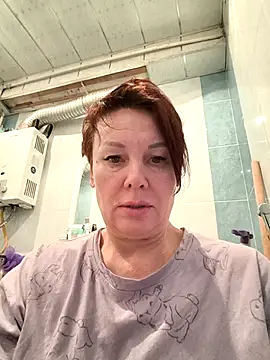 Snapshot of _lady_red_ chatting on 02.15.26 lady red online show from 02.15.26