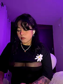 Snapshot of Naiara_sex chatting on 10.22.25 Naiara sex online show from 10.22.25