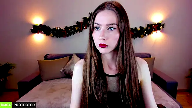 TheWoman   online show from 12.22.25