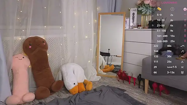 Mira Falls online show from 03.06.25