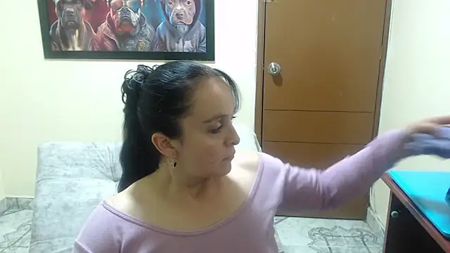 Snapshot of antara_hotgirl chatting on 06.18.26 antara hotgirl online show from 06.18.26