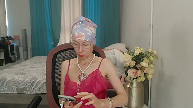 LuxuryNika online show from 07.25.26