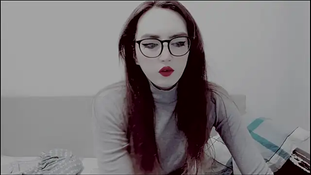 Snapshot of MinniMaksy chatting on 02.18.25 MinniMaksy online show from 02.18.25