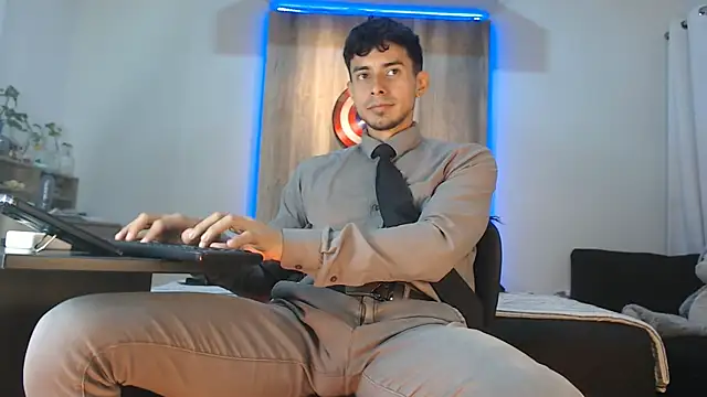 Andrew 4  online show from 10.10.25