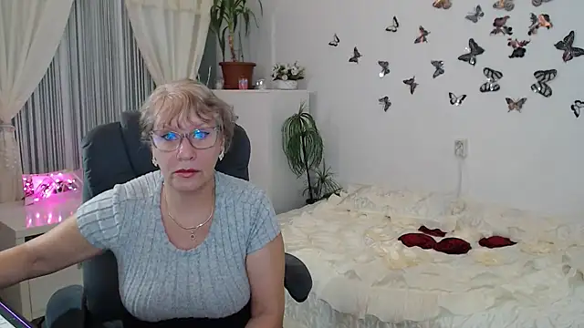 Ghertrude52 online show from 10.13.25