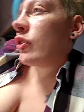 Snapshot of PinkTheHawk chatting on 12.11.24 PinkTheHawk online show from 12.11.24