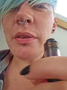 Snapshot of PinkTheHawk chatting on 12.25.24 PinkTheHawk online show from 12.25.24