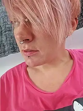 Snapshot of PinkTheHawk chatting on 01.17.25 PinkTheHawk online show from 01.17.25