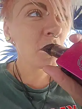 Snapshot of PinkTheHawk chatting on 01.23.25 PinkTheHawk online show from 01.23.25