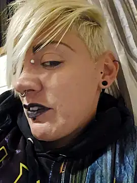 Snapshot of PinkTheHawk chatting on 03.13.25 PinkTheHawk online show from 03.13.25