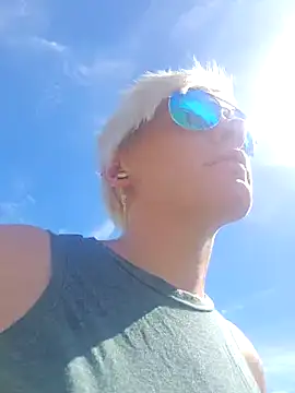 Snapshot of PinkTheHawk chatting on 03.13.25 PinkTheHawk online show from 03.13.25