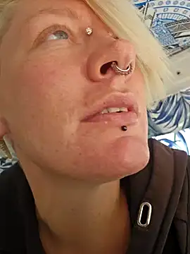 Snapshot of PinkTheHawk chatting on 03.14.25 PinkTheHawk online show from 03.14.25