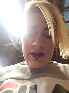 Snapshot of PinkTheHawk chatting on 10.09.25 PinkTheHawk online show from 10.09.25