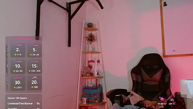 Snapshot of karlavittar chatting on 03.08.25 karlavittar online show from 03.08.25