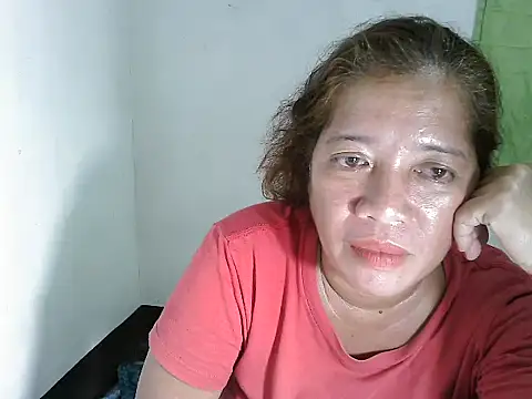 Snapshot of wethornypussy4u chatting on 02.15.25 wethornypussy4u online show from 02.15.25