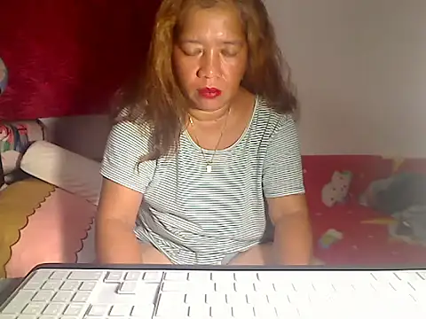 Snapshot of wethornypussy4u chatting on 02.01.26 wethornypussy4u online show from 02.01.26