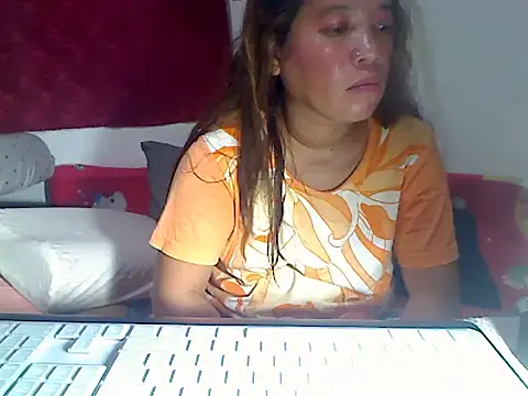 Snapshot of wethornypussy4u chatting on 02.22.26 wethornypussy4u online show from 02.22.26