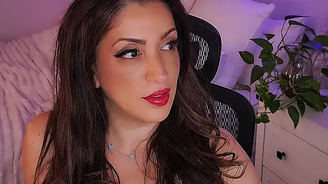 Snapshot of Wonderful_Woman chatting on 05.17.26 Wonderful Woman online show from 05.17.26
