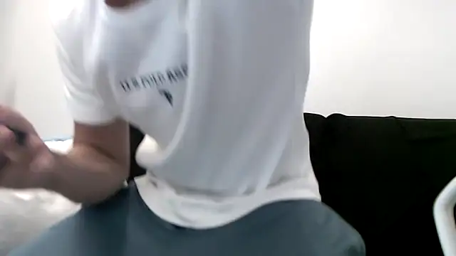 Snapshot of SebastianReiss chatting on 03.20.25 SebastianReiss online show from 03.20.25