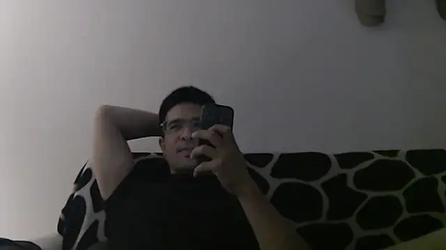 Snapshot of SebastianReiss chatting on 11.07.25 SebastianReiss online show from 11.07.25