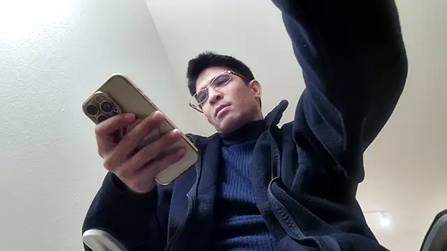 Snapshot of SebastianReiss chatting on 04.28.26 SebastianReiss online show from 04.28.26