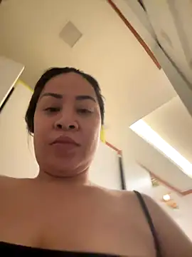 Snapshot of Tightwetholesxx chatting on 10.10.25 Tightwetholesxx online show from 10.10.25